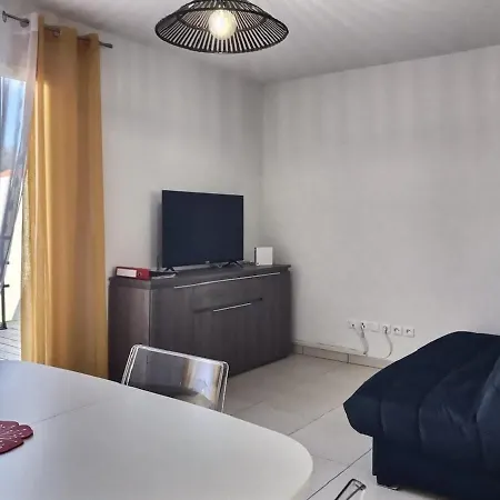 Moderne Avec 2 Dans A 500m De La Villa