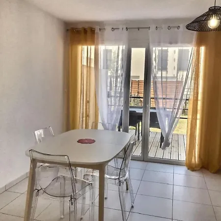 Moderne Avec 2 Dans A 500m De La Villa